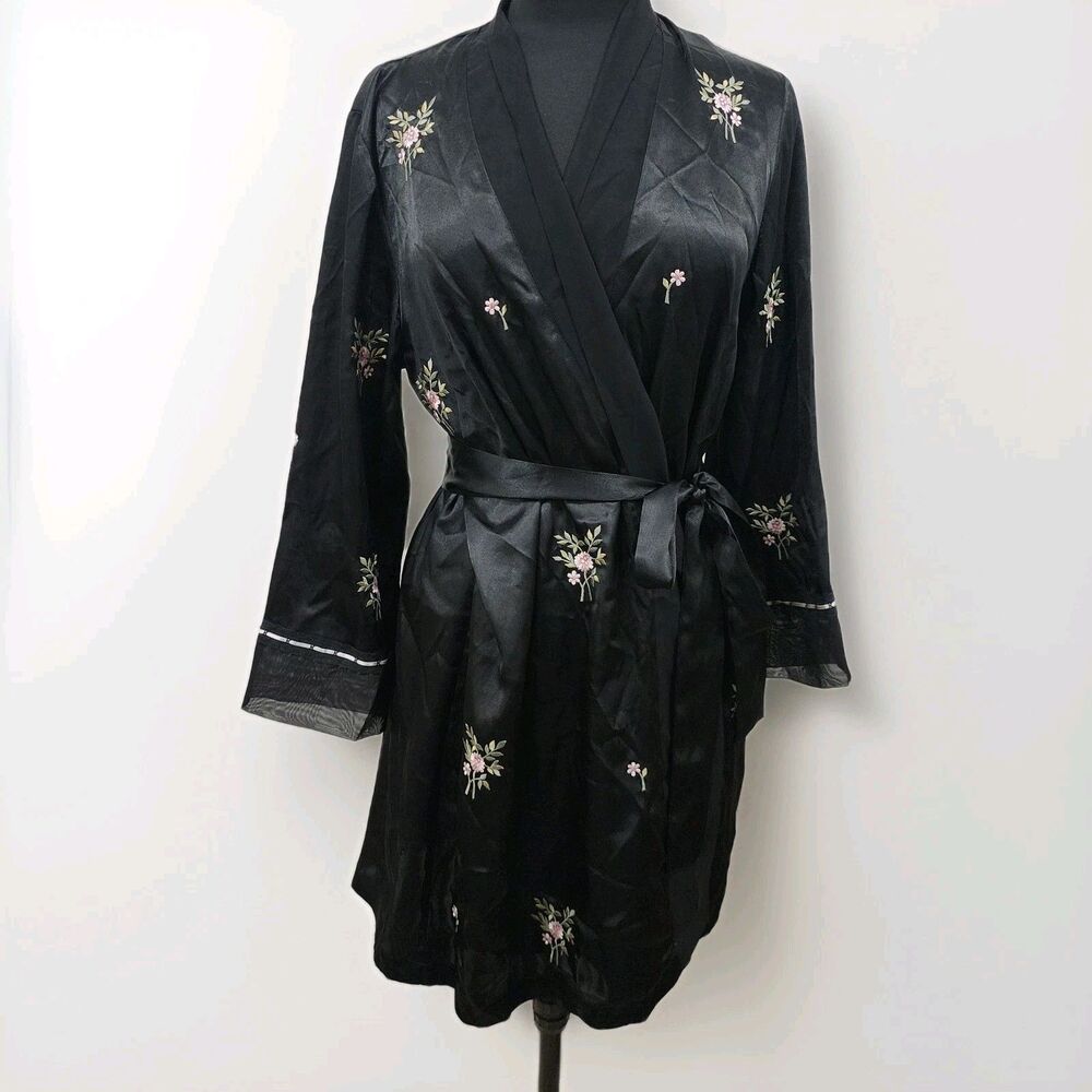 Morgan Taylor Intimates Black Satin Robe Short Embroidered Floral Womens Size M